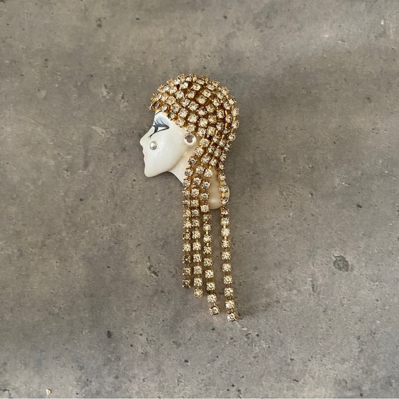 Vintage Brooch Beautiful Art Deco Flapper signed Lois Porcelain Crystals 3” - Picture 2 of 10